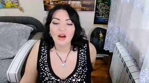 lady_boom_ online show from 11/21/25, 08:13