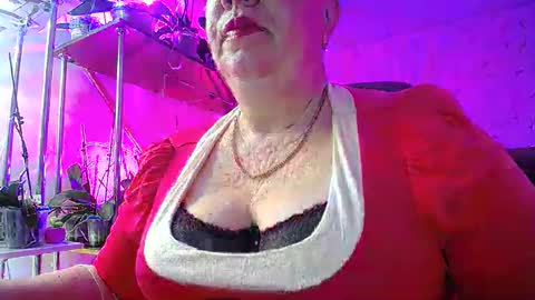 Snapshot of lady_gloria chatting on 12/29/24, 05:10 Lady Gloria online show from 12/29/24, 05:10