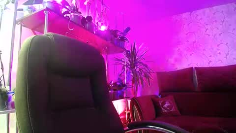 Snapshot of lady_gloria chatting on 12/29/24, 08:11 Lady Gloria online show from 12/29/24, 08:11