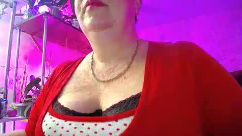 Snapshot of lady_gloria chatting on 01/10/25, 12:26 Lady Gloria online show from 01/10/25, 12:26