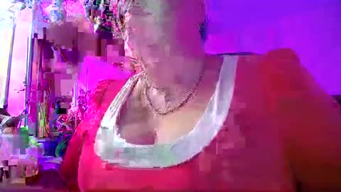 Snapshot of lady_gloria chatting on 01/18/25, 11:43 Lady Gloria online show from 01/18/25, 11:43
