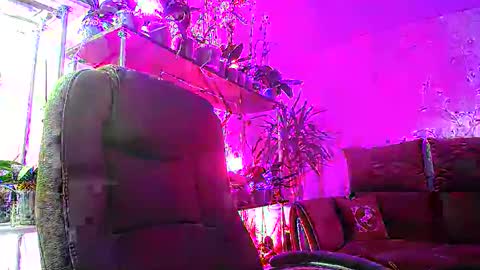 Snapshot of lady_gloria chatting on 02/05/25, 05:09 Lady Gloria online show from 02/05/25, 05:09