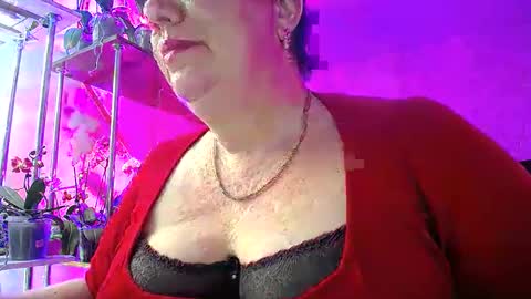 Snapshot of lady_gloria chatting on 03/05/25, 03:18 Lady Gloria online show from 03/05/25, 03:18