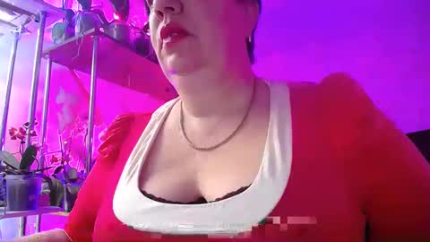 Snapshot of lady_gloria chatting on 03/06/25, 04:19 Lady Gloria online show from 03/06/25, 04:19