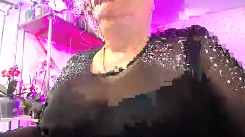 Snapshot of lady_gloria chatting on 03/08/25, 09:17 Lady Gloria online show from 03/08/25, 09:17