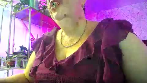 Snapshot of lady_gloria chatting on 09/11/25, 03:50 Lady Gloria online show from 09/11/25, 03:50