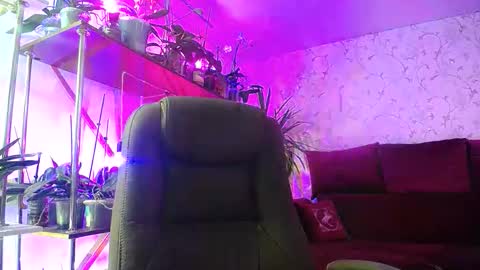 Snapshot of lady_gloria chatting on 10/09/25, 05:27 Lady Gloria online show from 10/09/25, 05:27