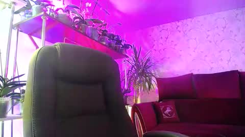 Snapshot of lady_gloria chatting on 11/11/25, 07:08 Lady Gloria online show from 11/11/25, 07:08