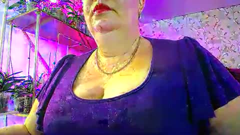 Snapshot of lady_gloria chatting on 11/16/25, 06:30 Lady Gloria online show from 11/16/25, 06:30