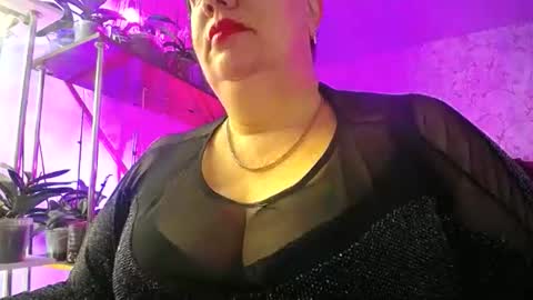 Snapshot of lady_gloria chatting on 11/17/25, 05:35 Lady Gloria online show from 11/17/25, 05:35