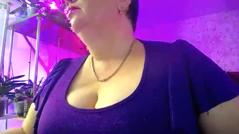 Snapshot of lady_gloria chatting on 11/19/25, 05:40 Lady Gloria online show from 11/19/25, 05:40