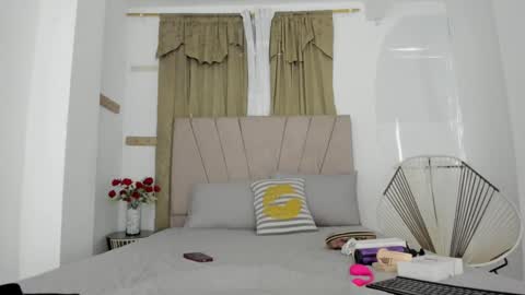 Snapshot of lady_miss__ chatting on 09/30/25, 01:27 Lady Miss online show from 09/30/25, 01:27