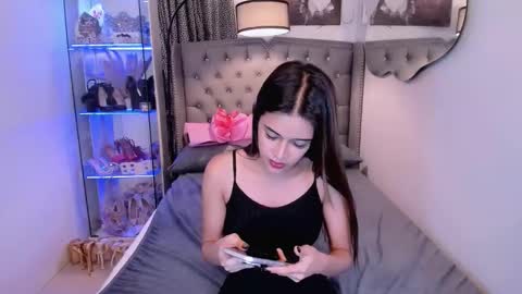 lady_moriseth online show from 11/19/25, 08:25