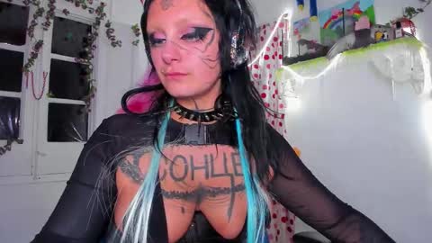 Mia online show from 11/27/25, 09:50