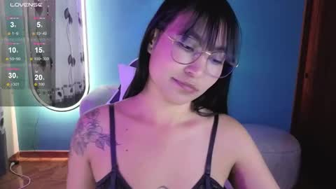 Snapshot of lady_violet_bridgerton_a chatting on 09/23/25, 09:51 Lady Violet Bridgerton online show from 09/23/25, 09:51