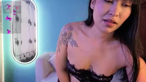 Lady Violet Bridgerton online show from 10/17/25, 06:21