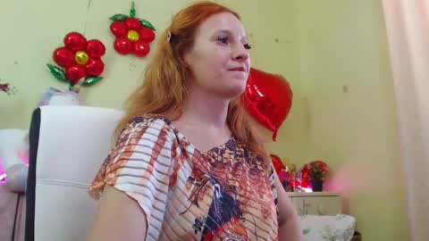 Snapshot of ladybigsmile chatting on 02/22/25, 12:29 Sima Ladybigsmile online show from 02/22/25, 12:29