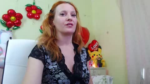 Snapshot of ladybigsmile chatting on 02/25/25, 11:00 Sima Ladybigsmile online show from 02/25/25, 11:00