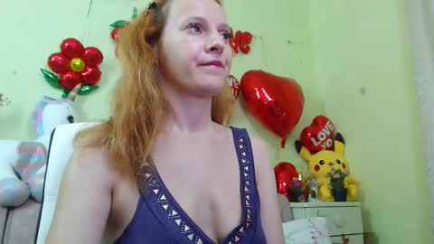 Snapshot of ladybigsmile chatting on 03/04/25, 10:05 Sima Ladybigsmile online show from 03/04/25, 10:05