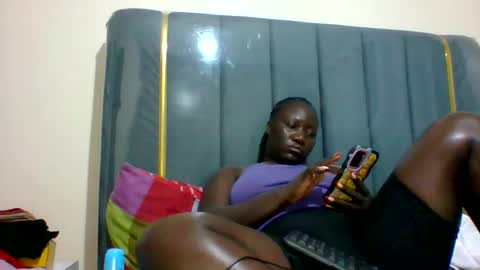 Snapshot of ladyblossoms19 chatting on 12/22/24, 07:21 lindah32 online show from 12/22/24, 07:21