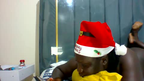 Snapshot of ladyblossoms19 chatting on 12/25/24, 08:17 lindah32 online show from 12/25/24, 08:17