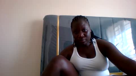 Snapshot of ladyblossoms19 chatting on 12/26/24, 11:43 lindah32 online show from 12/26/24, 11:43