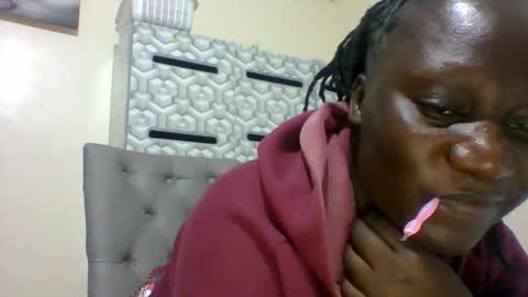 Snapshot of ladyblossoms19 chatting on 01/17/25, 10:45 lindah32 online show from 01/17/25, 10:45