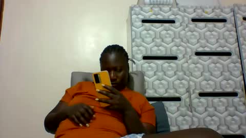 Snapshot of ladyblossoms19 chatting on 01/26/25, 07:31 lindah32 online show from 01/26/25, 07:31