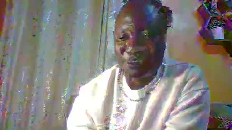 Snapshot of ladyblossoms19 chatting on 09/25/25, 01:20 lindah32 online show from 09/25/25, 01:20