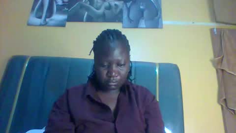Snapshot of ladyblossoms19 chatting on 09/28/25, 02:50 lindah32 online show from 09/28/25, 02:50