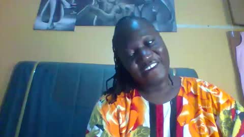 Snapshot of ladyblossoms19 chatting on 10/04/25, 12:41 lindah32 online show from 10/04/25, 12:41