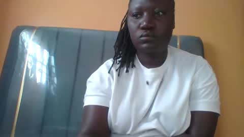 lindah32 online show from 10/10/25, 05:06