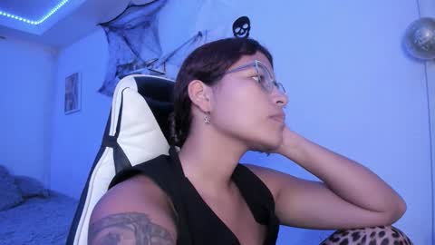  Lady  online show from 10/09/25, 02:42