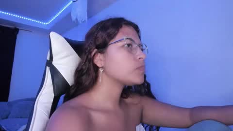  Lady  online show from 10/25/25, 01:57