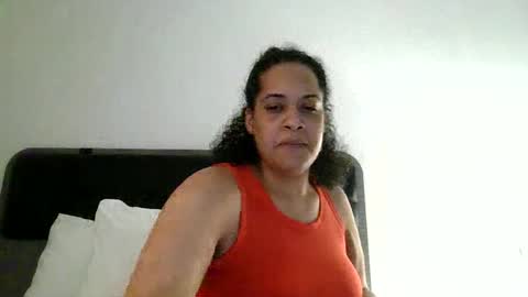 Snapshot of ladycinnabon chatting on 02/26/25, 07:31 Stephanie online show from 02/26/25, 07:31