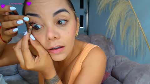 Hello im lady nice to meet you  online show from 10/20/25, 06:41