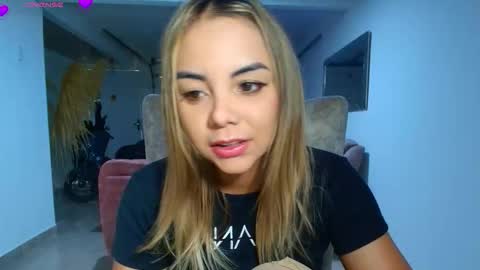 Hello im lady nice to meet you  online show from 11/07/25, 08:31