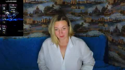 Snapshot of ladylucky_ chatting on 09/30/25, 03:33 ladylucky_ online show from 09/30/25, 03:33