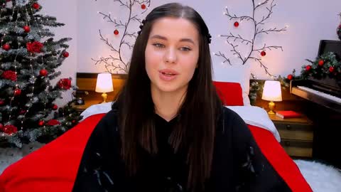 Snapshot of ladyofcandy chatting on 01/11/25, 01:43 Amelia online show from 01/11/25, 01:43