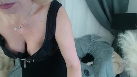 Snapshot of ladysexyx chatting on 03/07/25, 03:39 ladysexyx online show from 03/07/25, 03:39