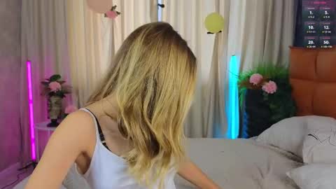 Lilia online show from 09/26/25, 07:23