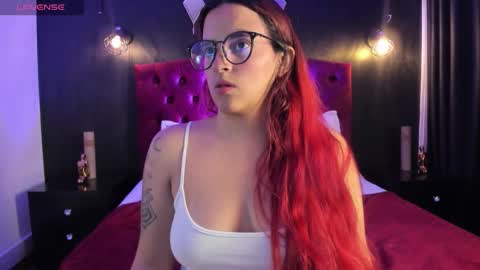 Laia  online show from 10/28/25, 01:14