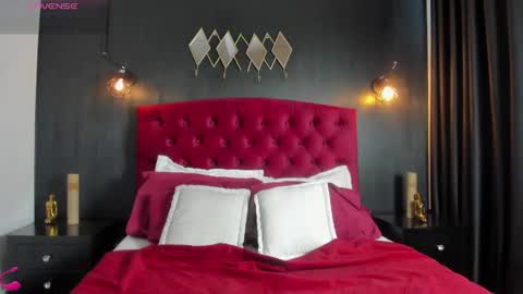 Laia  online show from 11/20/25, 12:05