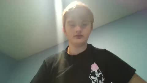 laikthing18 online show from 12/17/24, 04:00