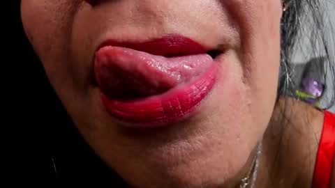 Snapshot of lailacastillomilf chatting on 12/05/24, 10:44 Lailacastillo online show from 12/05/24, 10:44