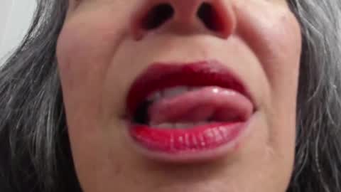 Snapshot of lailacastillomilf chatting on 02/11/25, 11:10 Lailacastillo online show from 02/11/25, 11:10