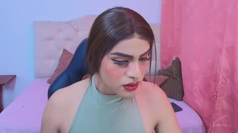 Snapshot of lailahdark chatting on 10/30/25, 05:31 Camila online show from 10/30/25, 05:31