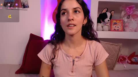 Snapshot of lailypink chatting on 02/24/25, 01:35 samanta online show from 02/24/25, 01:35