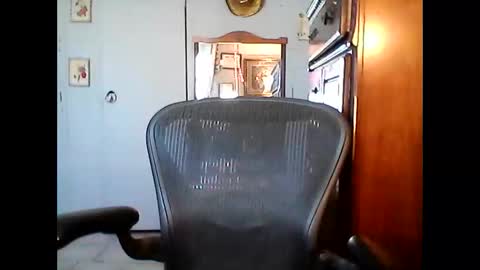 Snapshot of lakewood4523 chatting on 10/29/25, 10:11 Carlosss online show from 10/29/25, 10:11