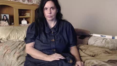 Naomi Rose online show from 11/18/25, 05:34